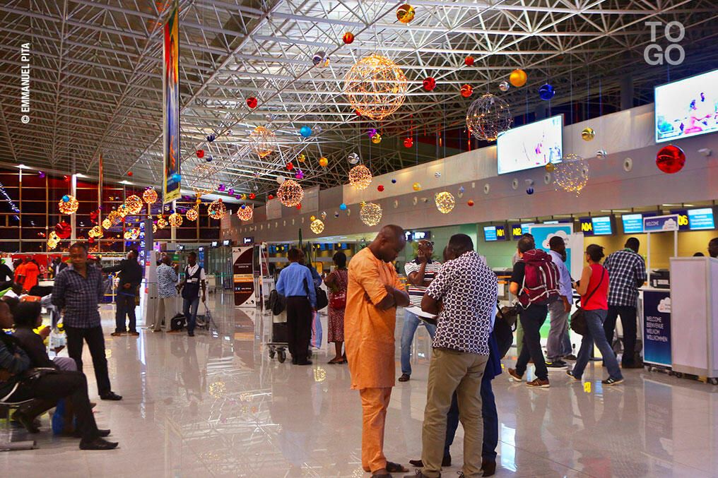 l-aeroport-de-lome-ne-dort-jamais_i1200
